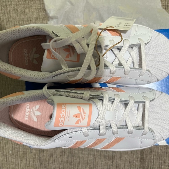 Adidas girls sneakers size 3 brand new. White and peach. - Picture 12 of 13